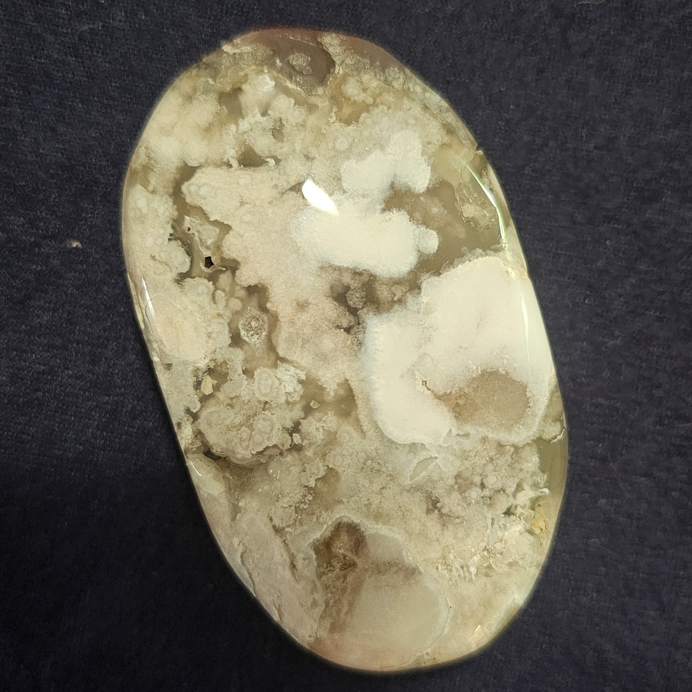 Flower Agate Palm Stone